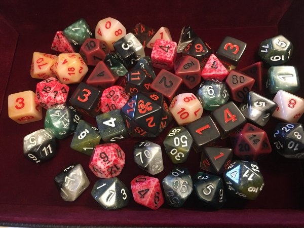 custom-dice-jess-dampsey-d20-dnd.jpg